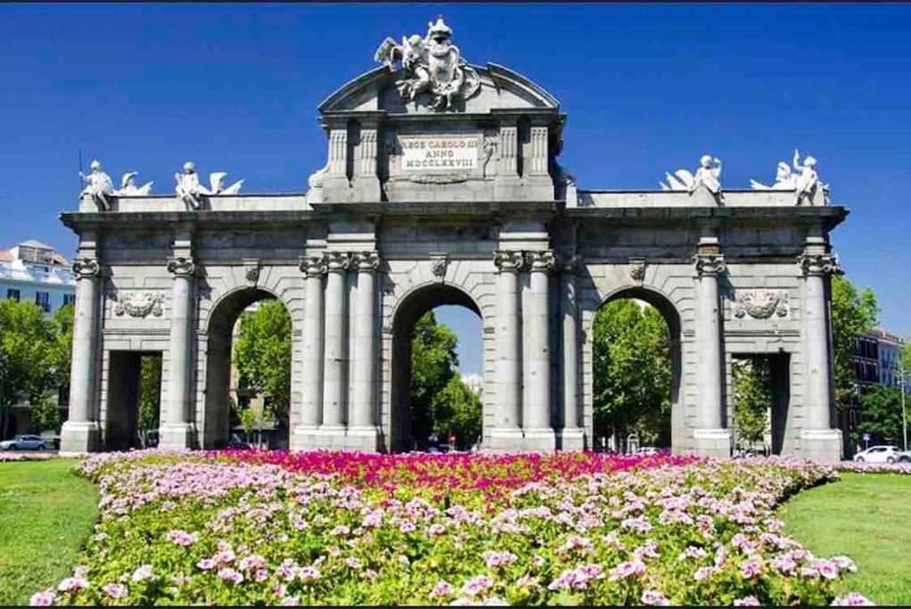 El Apartamento En Opera Palacio Real Madrid Exterior photo